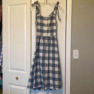 Adorable blue and white dress. Perfect condition!!